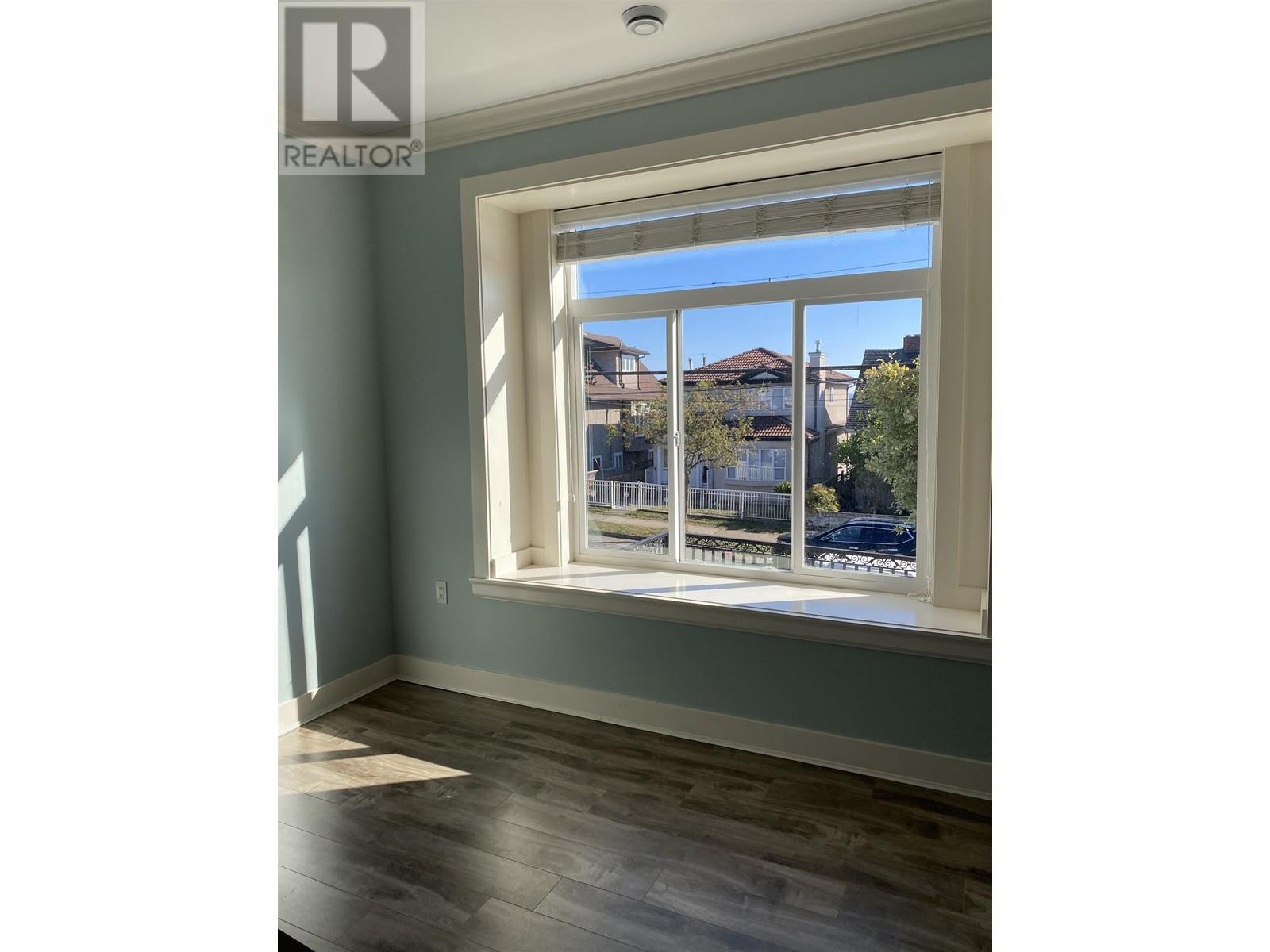 East 719 E 61st Avenue, Vancouver, British Columbia  V5X 2C1 - Photo 4 - R2818539