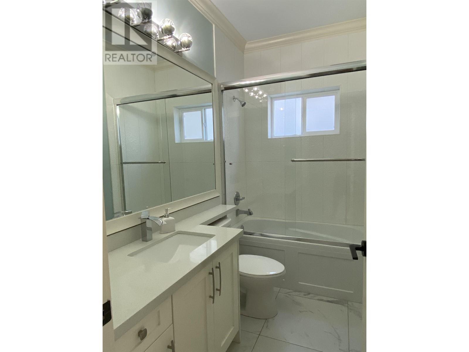 East 719 E 61st Avenue, Vancouver, British Columbia  V5X 2C1 - Photo 6 - R2818539