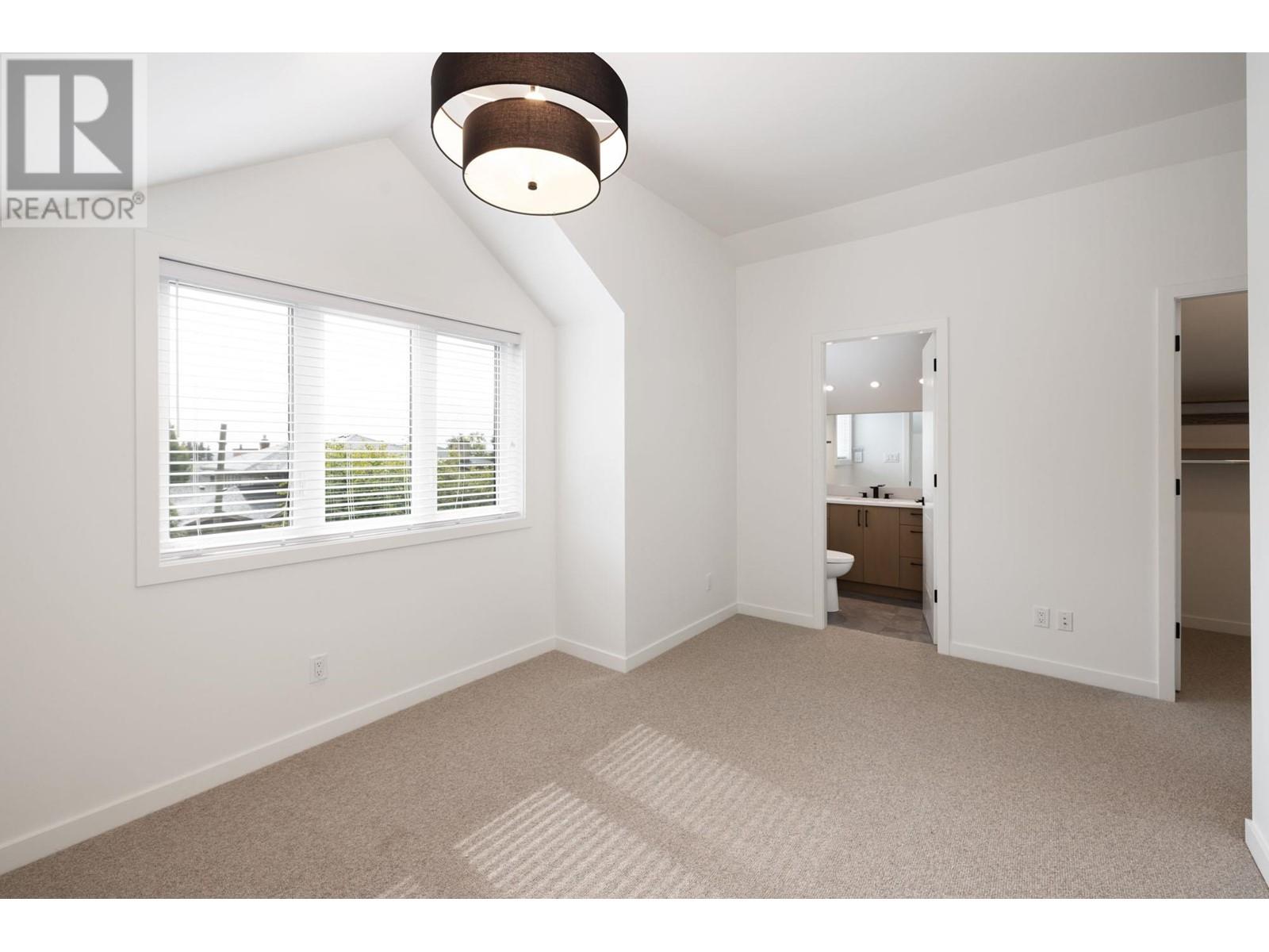 614 E 9th Street, North Vancouver, British Columbia  V7L 2B7 - Photo 25 - R2818229