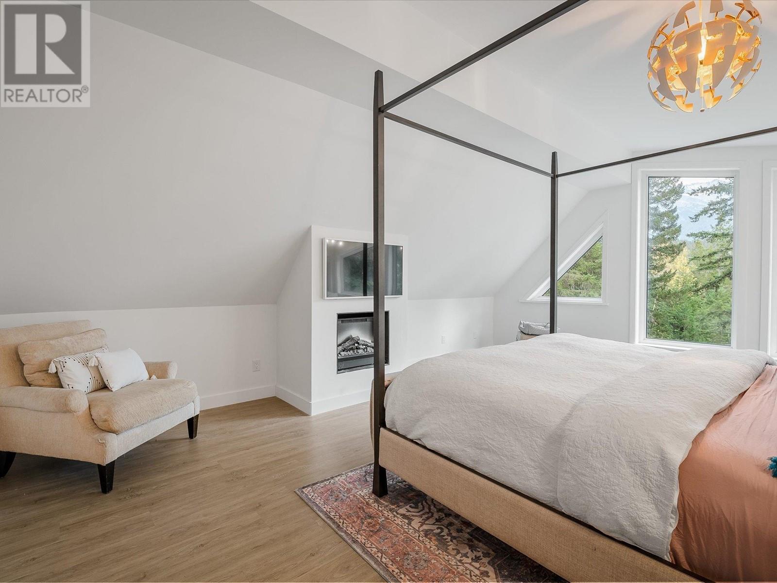 9199 Emerald Drive, Whistler, British Columbia  V8E 0G5 - Photo 15 - R2818597