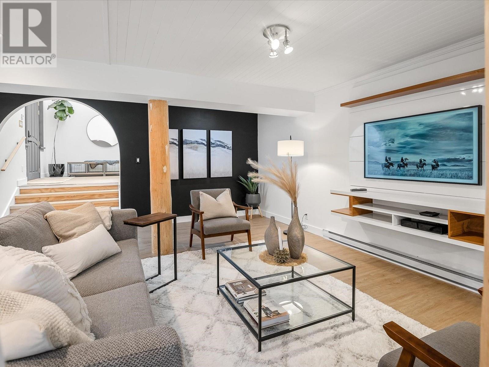 9199 Emerald Drive, Whistler, British Columbia  V8E 0G5 - Photo 3 - R2818597