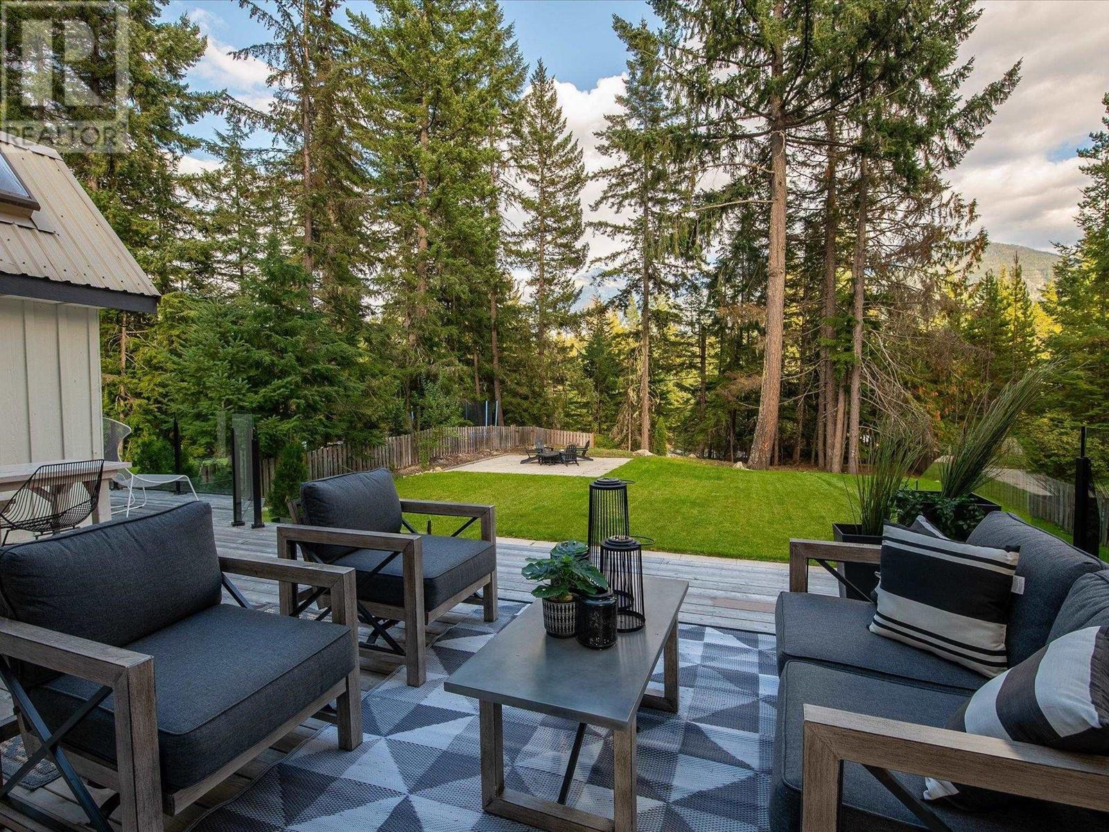 9199 Emerald Drive, Whistler, British Columbia  V8E 0G5 - Photo 8 - R2818597