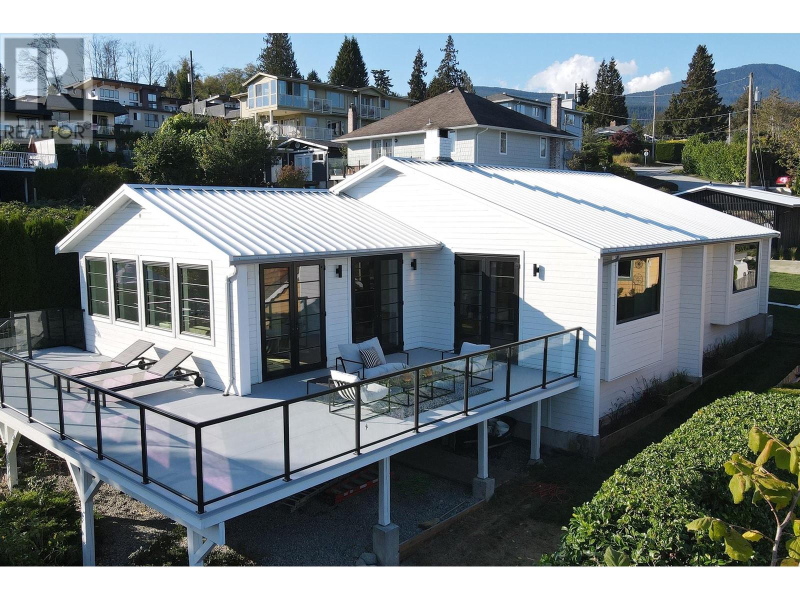 679 CORLETT ROAD, gibsons, British Columbia