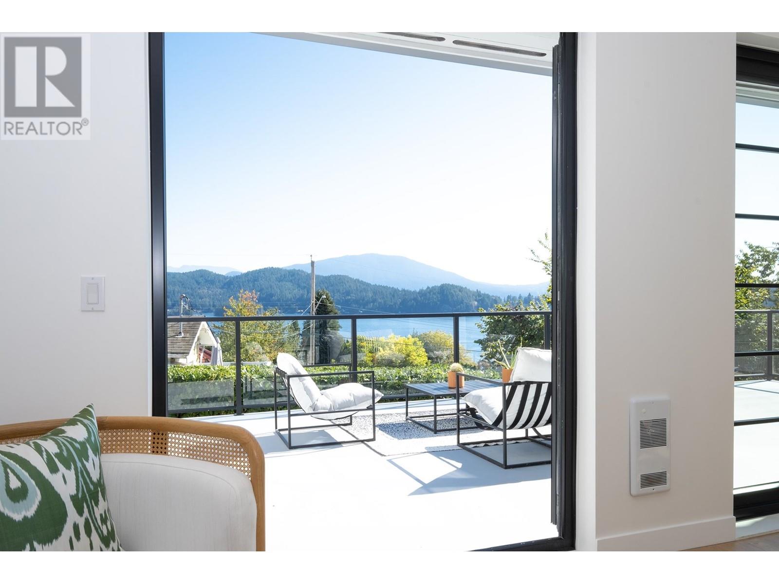 679 Corlett Road, Gibsons, British Columbia  V0N 1V9 - Photo 6 - R2818602