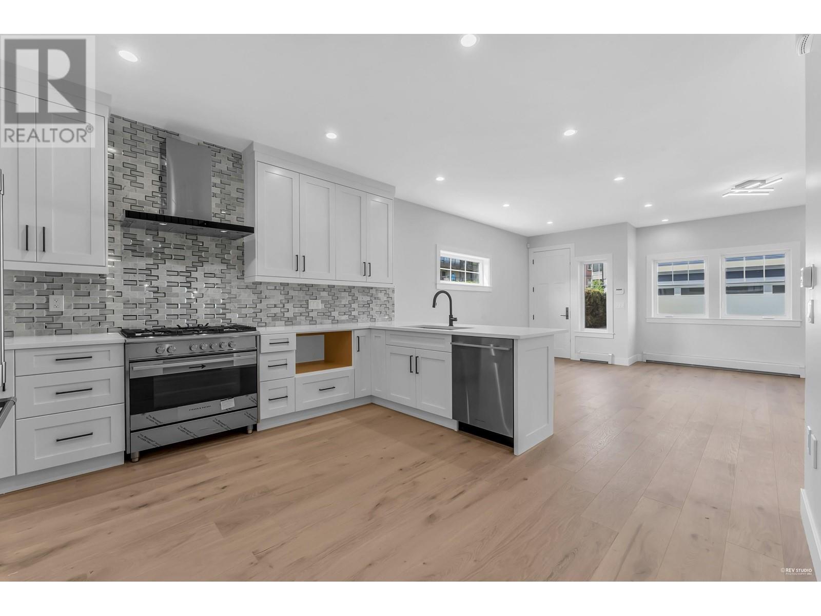 4911a 53 Street, Delta, British Columbia  V4K 2Z3 - Photo 5 - R2816557