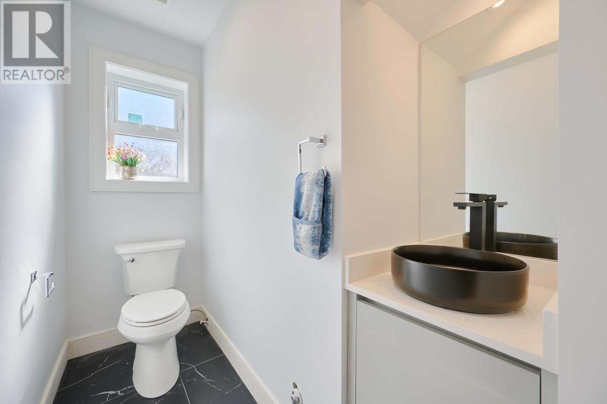 1202 Kaslo Street, Vancouver, British Columbia  V5K 3Z7 - Photo 10 - R2818333