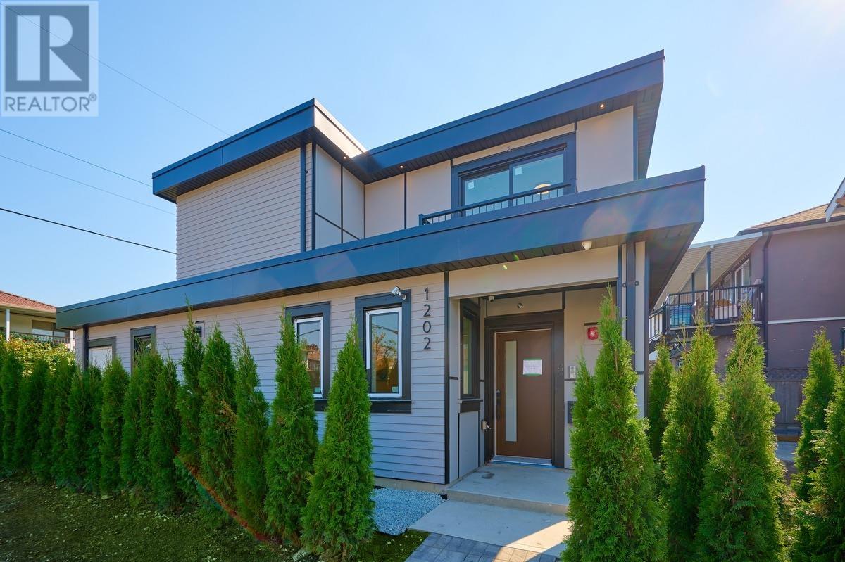 1202 Kaslo Street, Vancouver, British Columbia  V5K 3Z7 - Photo 2 - R2818333