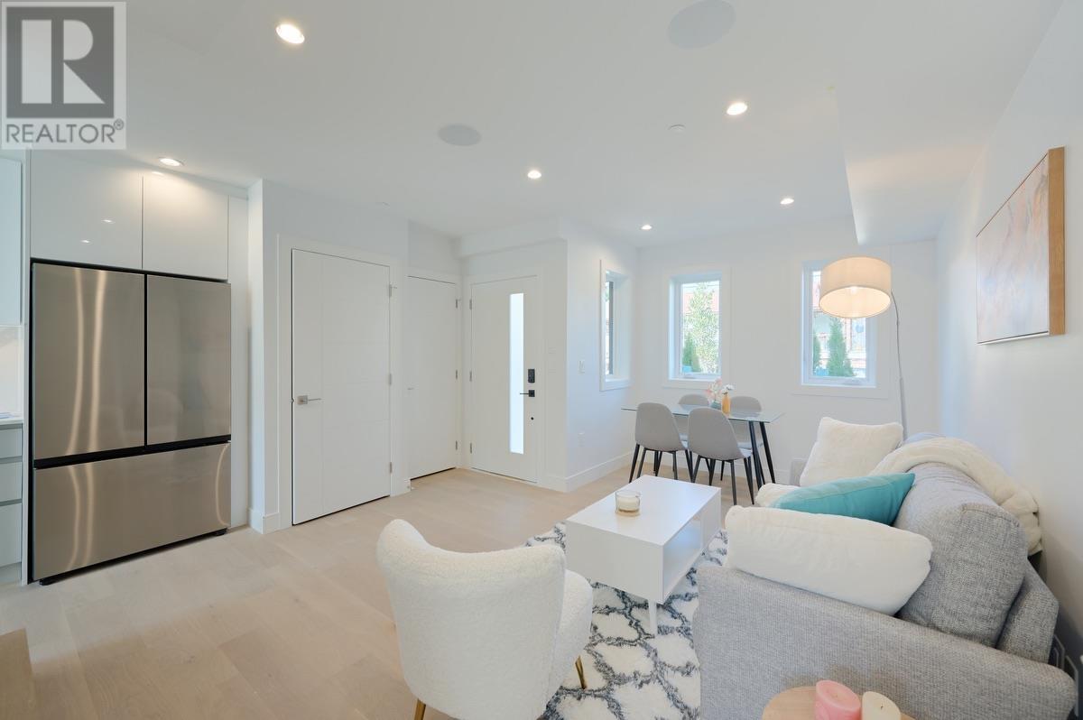 1202 Kaslo Street, Vancouver, British Columbia  V5K 3Z7 - Photo 8 - R2818333