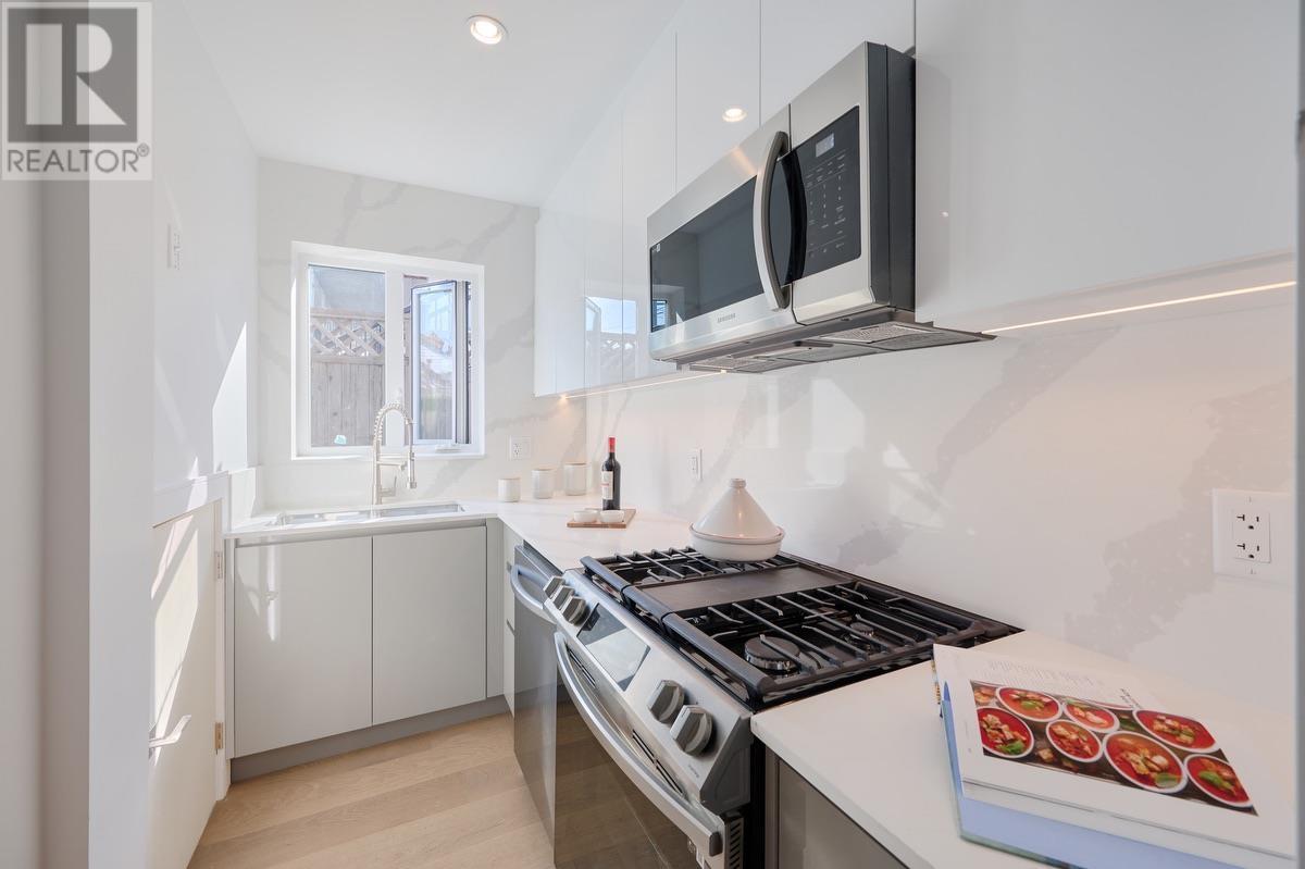 1202 Kaslo Street, Vancouver, British Columbia  V5K 3Z7 - Photo 9 - R2818333