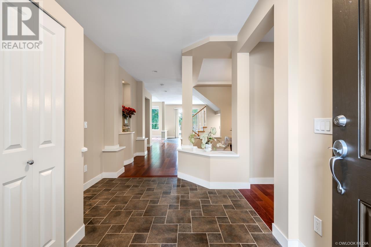 47 Maple Drive, Port Moody, British Columbia  V3H 5M8 - Photo 3 - R2817839