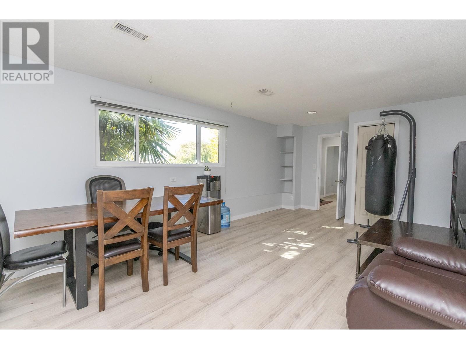929 Hartford Place, North Vancouver, British Columbia  V7H 2J8 - Photo 13 - R2816652