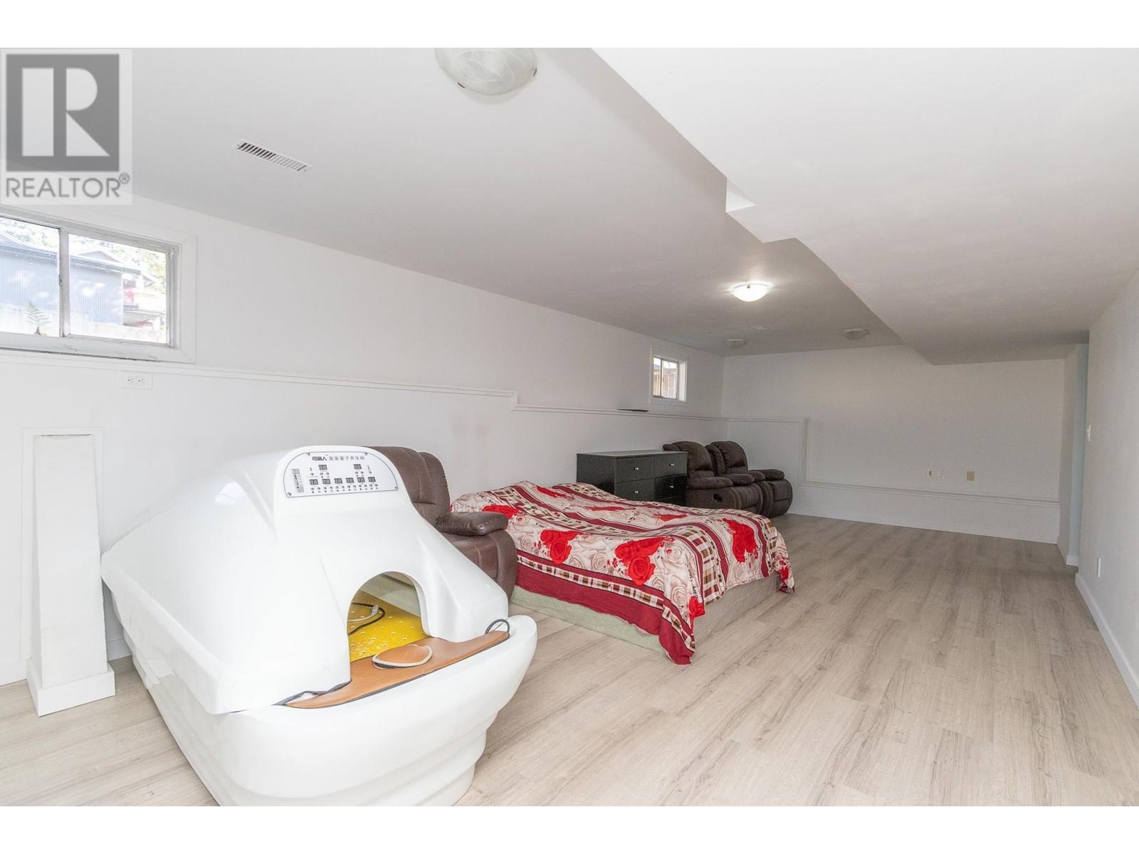 929 Hartford Place, North Vancouver, British Columbia  V7H 2J8 - Photo 15 - R2816652