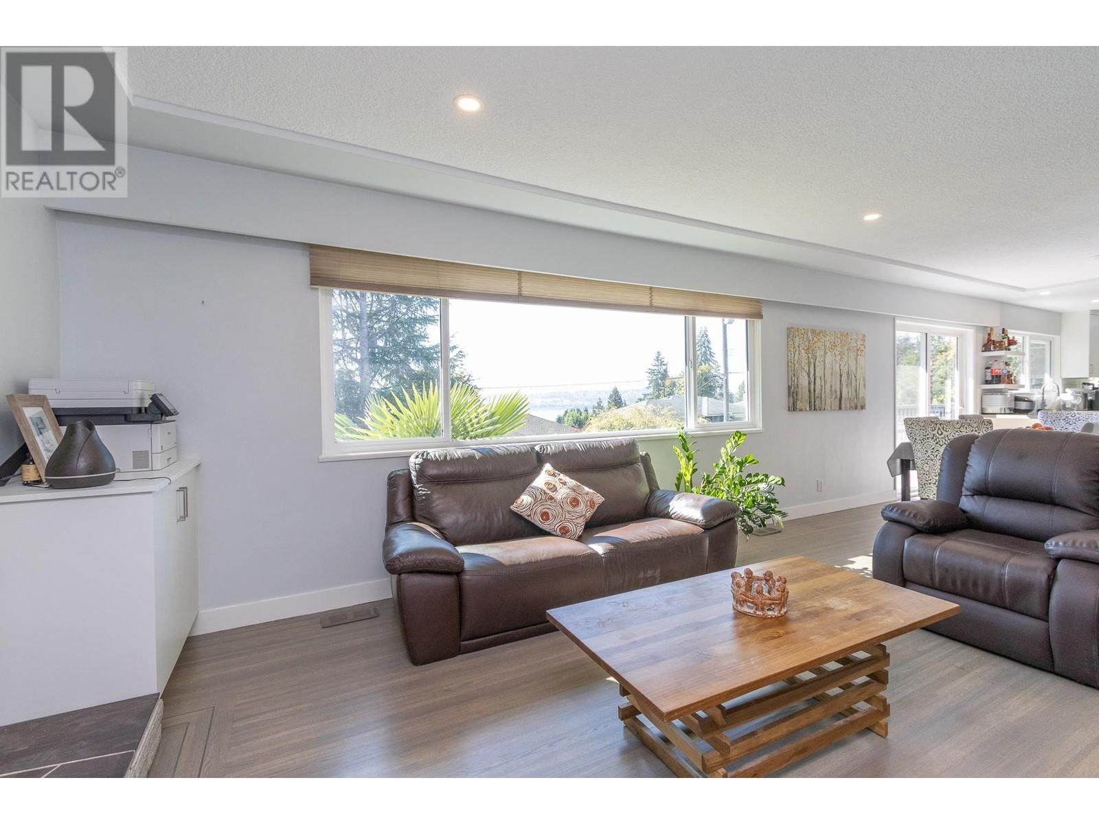 929 Hartford Place, North Vancouver, British Columbia  V7H 2J8 - Photo 5 - R2816652