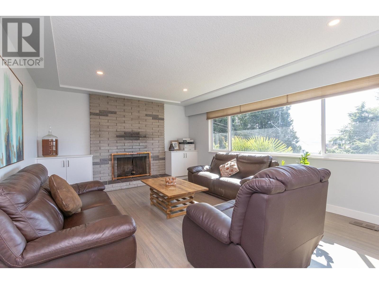 929 Hartford Place, North Vancouver, British Columbia  V7H 2J8 - Photo 6 - R2816652
