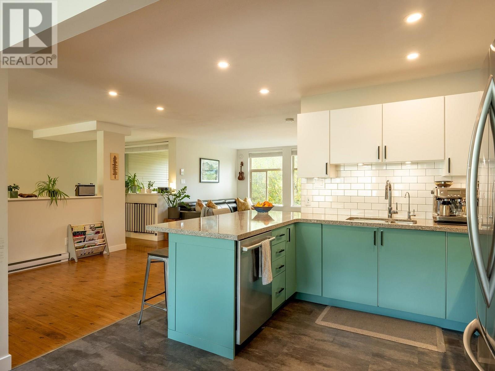 7 7381 Laurel Street, Pemberton, British Columbia  V0N 2L1 - Photo 8 - R2818622