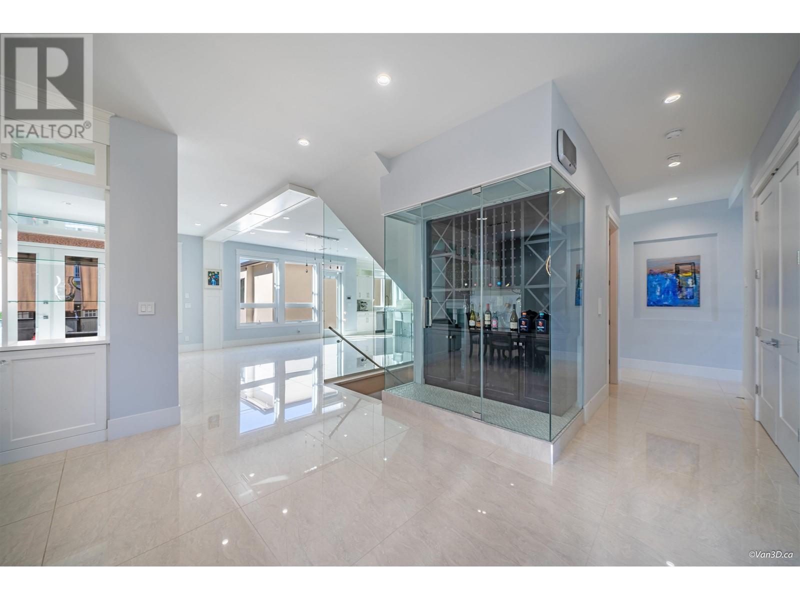 656 Blue Mountain Street, Coquitlam, British Columbia  V3J 4R6 - Photo 3 - R2818344