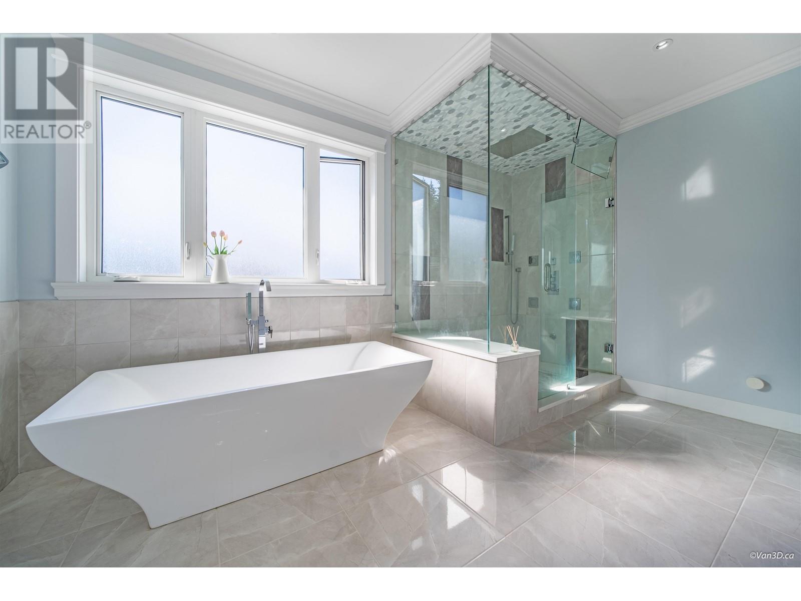 656 Blue Mountain Street, Coquitlam, British Columbia  V3J 4R6 - Photo 23 - R2818344