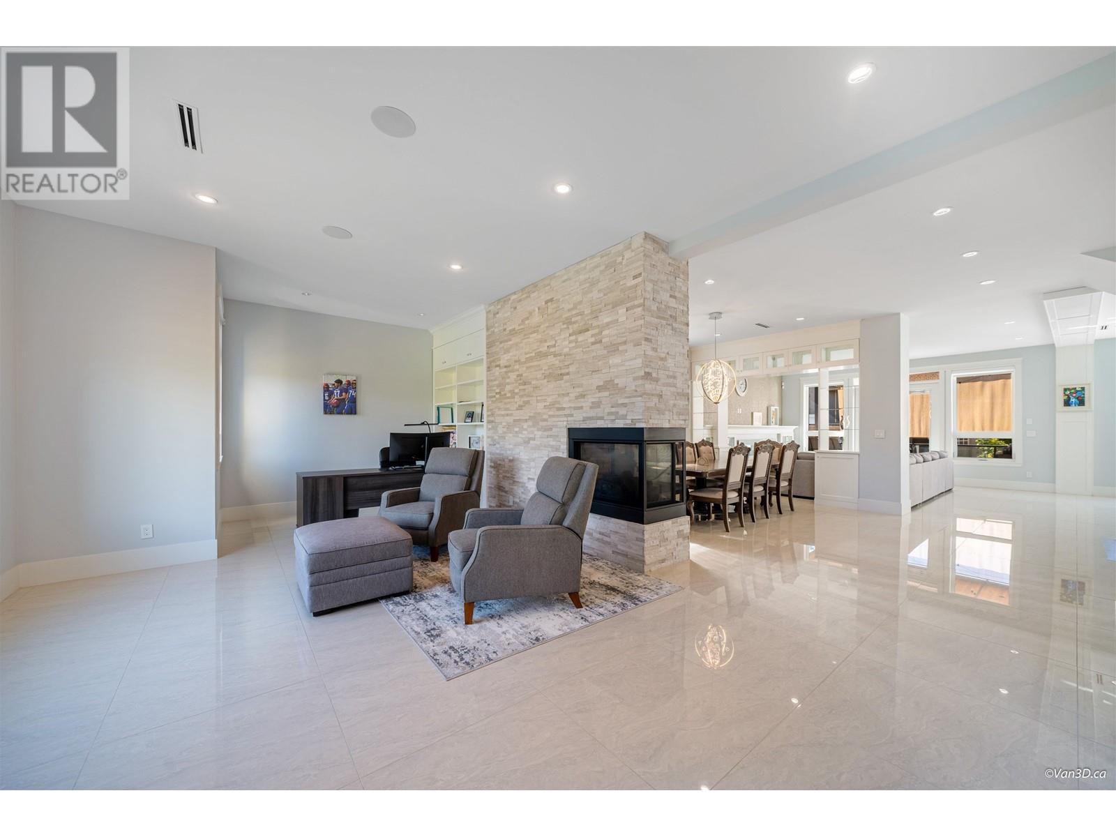 656 Blue Mountain Street, Coquitlam, British Columbia  V3J 4R6 - Photo 2 - R2818344