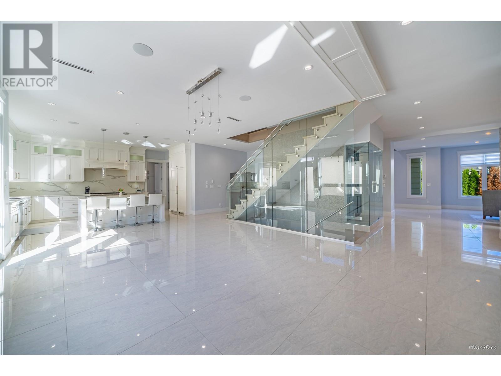 656 Blue Mountain Street, Coquitlam, British Columbia  V3J 4R6 - Photo 4 - R2818344