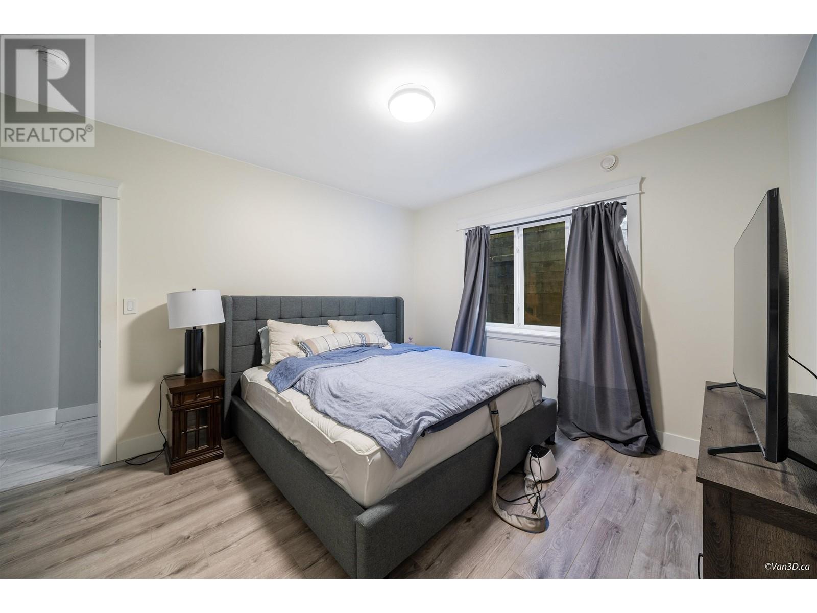 656 Blue Mountain Street, Coquitlam, British Columbia  V3J 4R6 - Photo 35 - R2818344