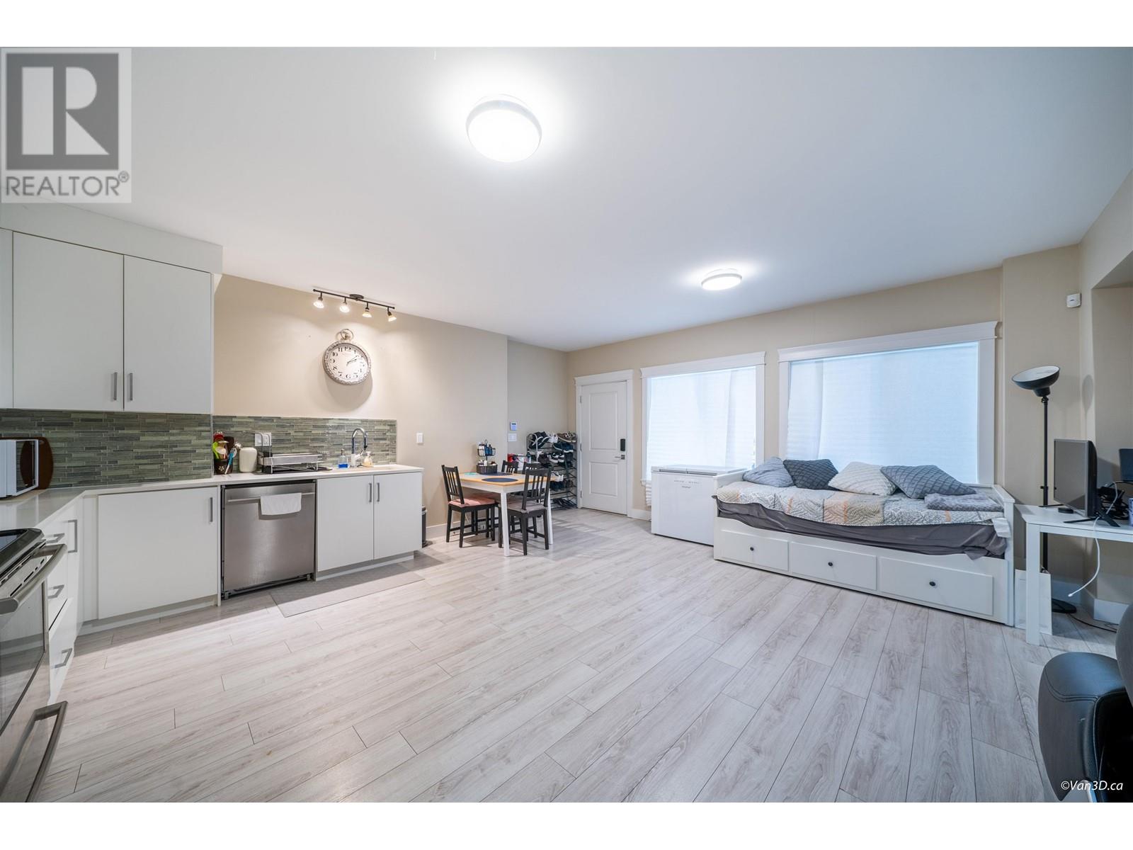 656 Blue Mountain Street, Coquitlam, British Columbia  V3J 4R6 - Photo 34 - R2818344
