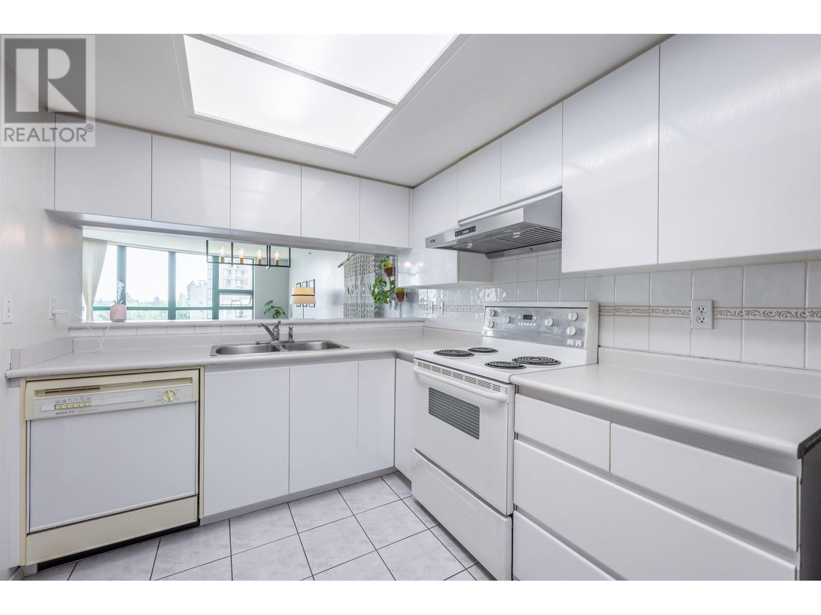 704 1199 Eastwood Street, Coquitlam, British Columbia  V3B 7W7 - Photo 16 - R2818263