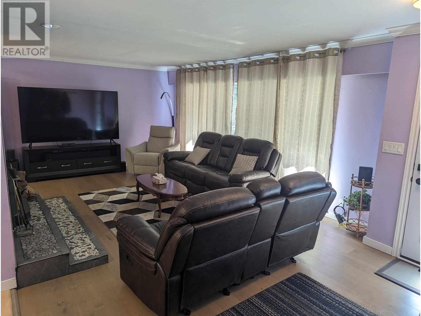 894 North Road, Gibsons, British Columbia  V0N 1V7 - Photo 15 - R2818632