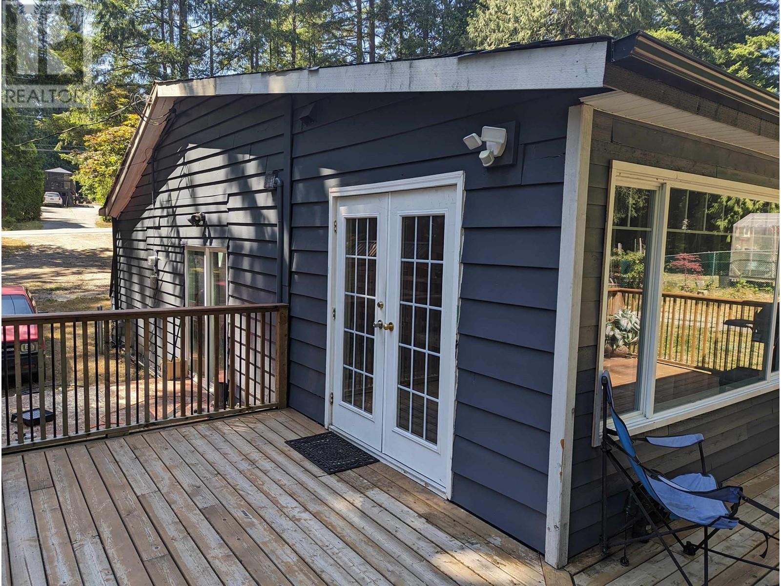 894 North Road, Gibsons, British Columbia  V0N 1V7 - Photo 5 - R2818632