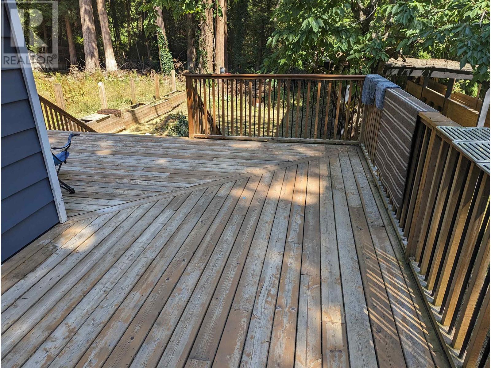 894 North Road, Gibsons, British Columbia  V0N 1V7 - Photo 6 - R2818632