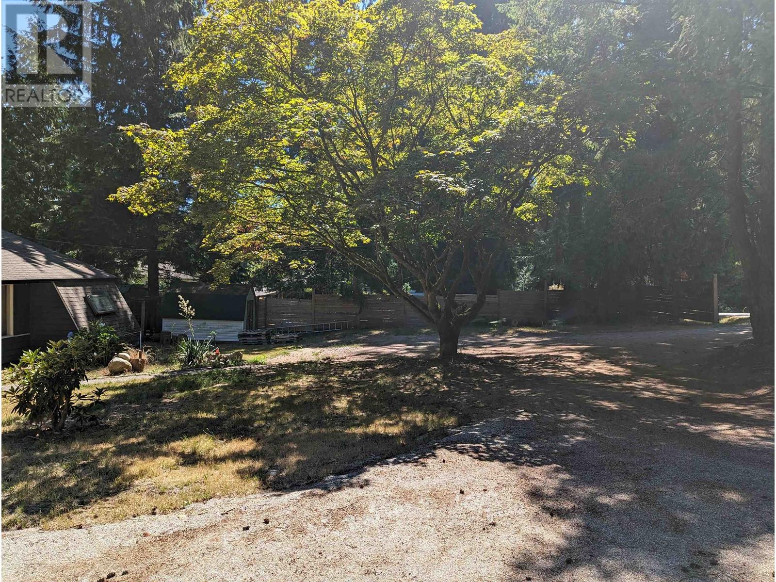 894 North Road, Gibsons, British Columbia  V0N 1V7 - Photo 9 - R2818632