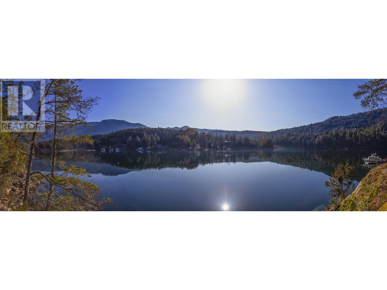 13104 Oyster Bay Road, Garden Bay, British Columbia  V0N 1S1 - Photo 2 - R2760030