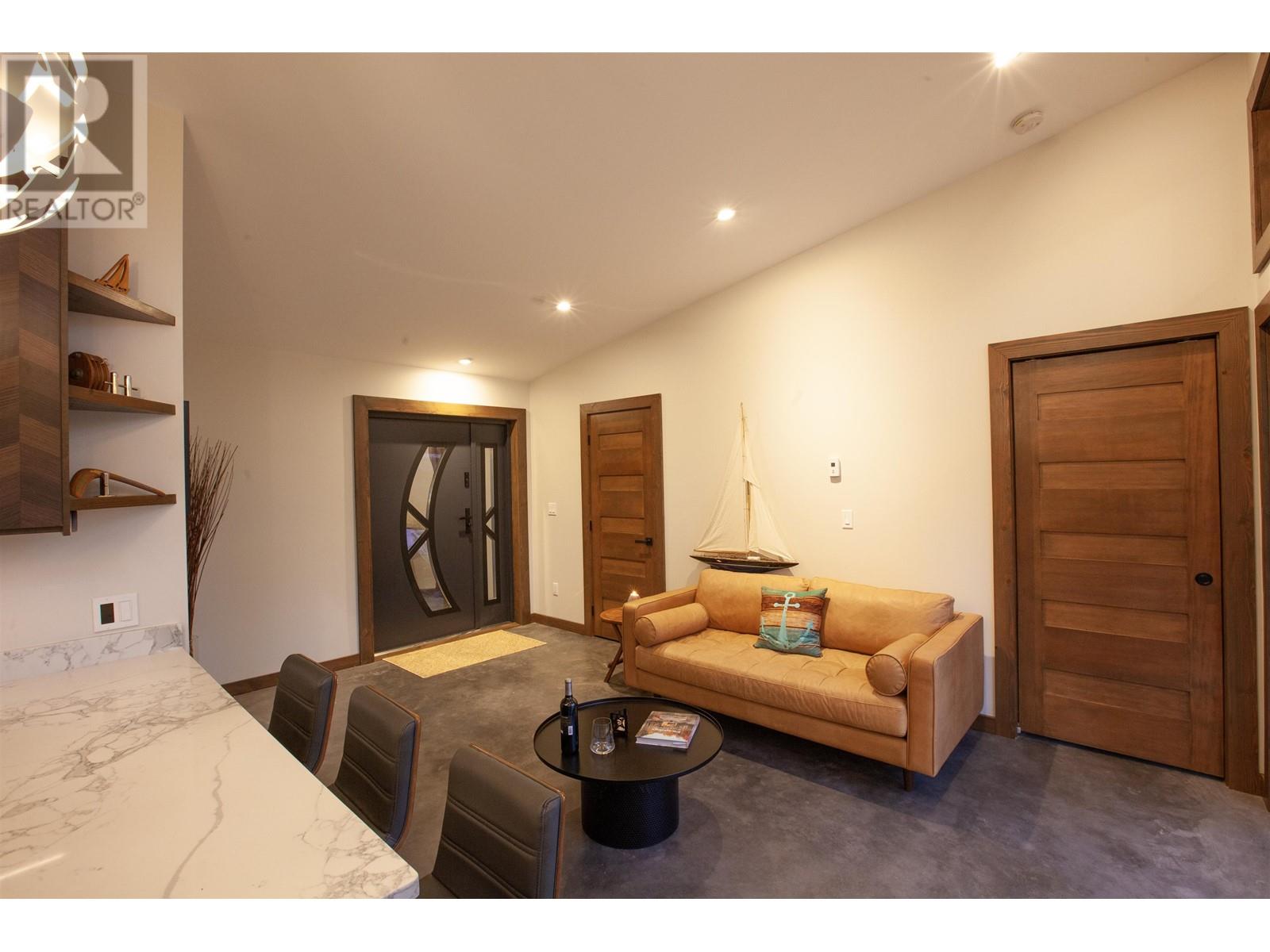 13104 Oyster Bay Road, Garden Bay, British Columbia  V0N 1S1 - Photo 11 - R2760030