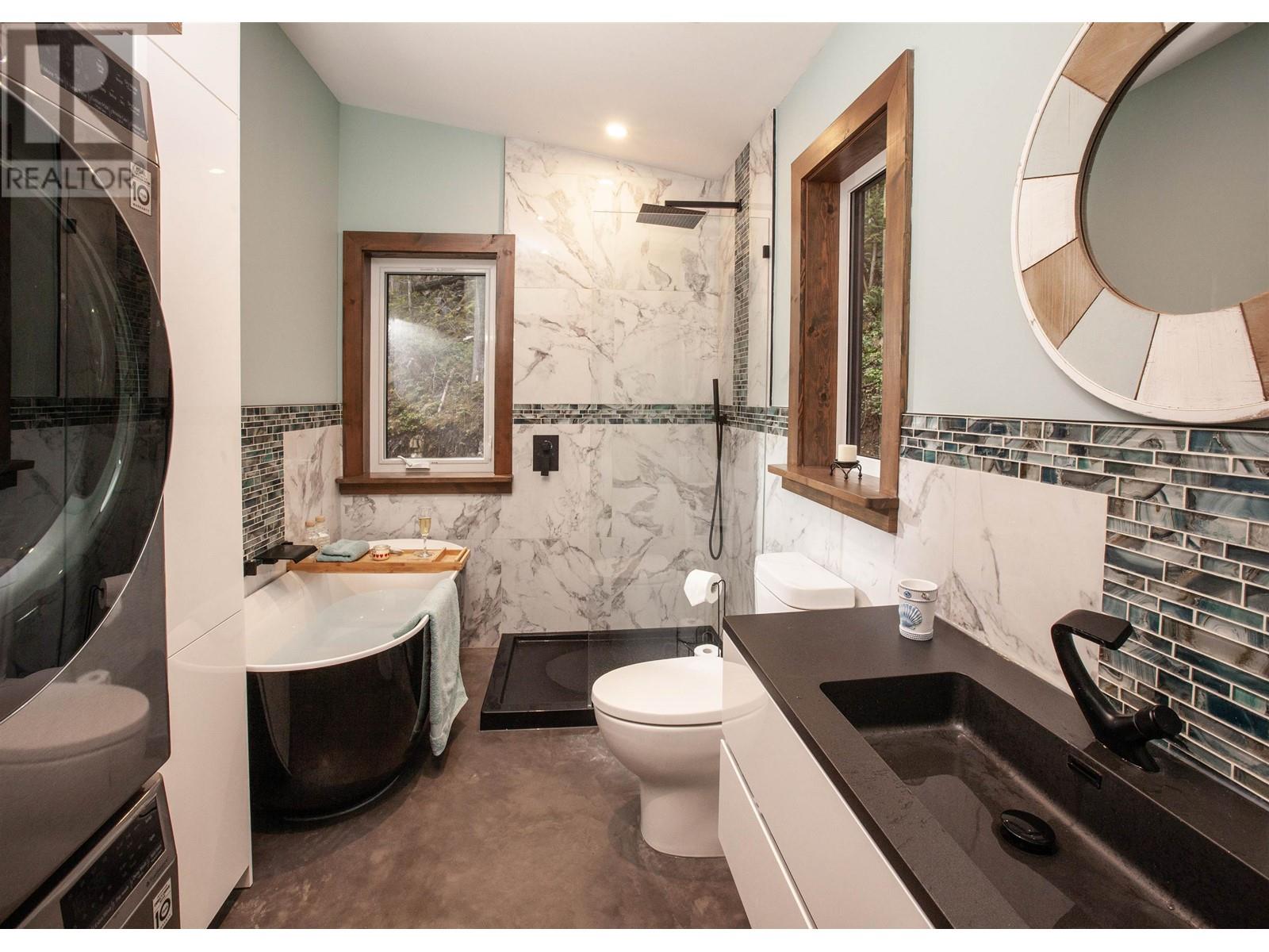 13104 Oyster Bay Road, Garden Bay, British Columbia  V0N 1S1 - Photo 18 - R2760030