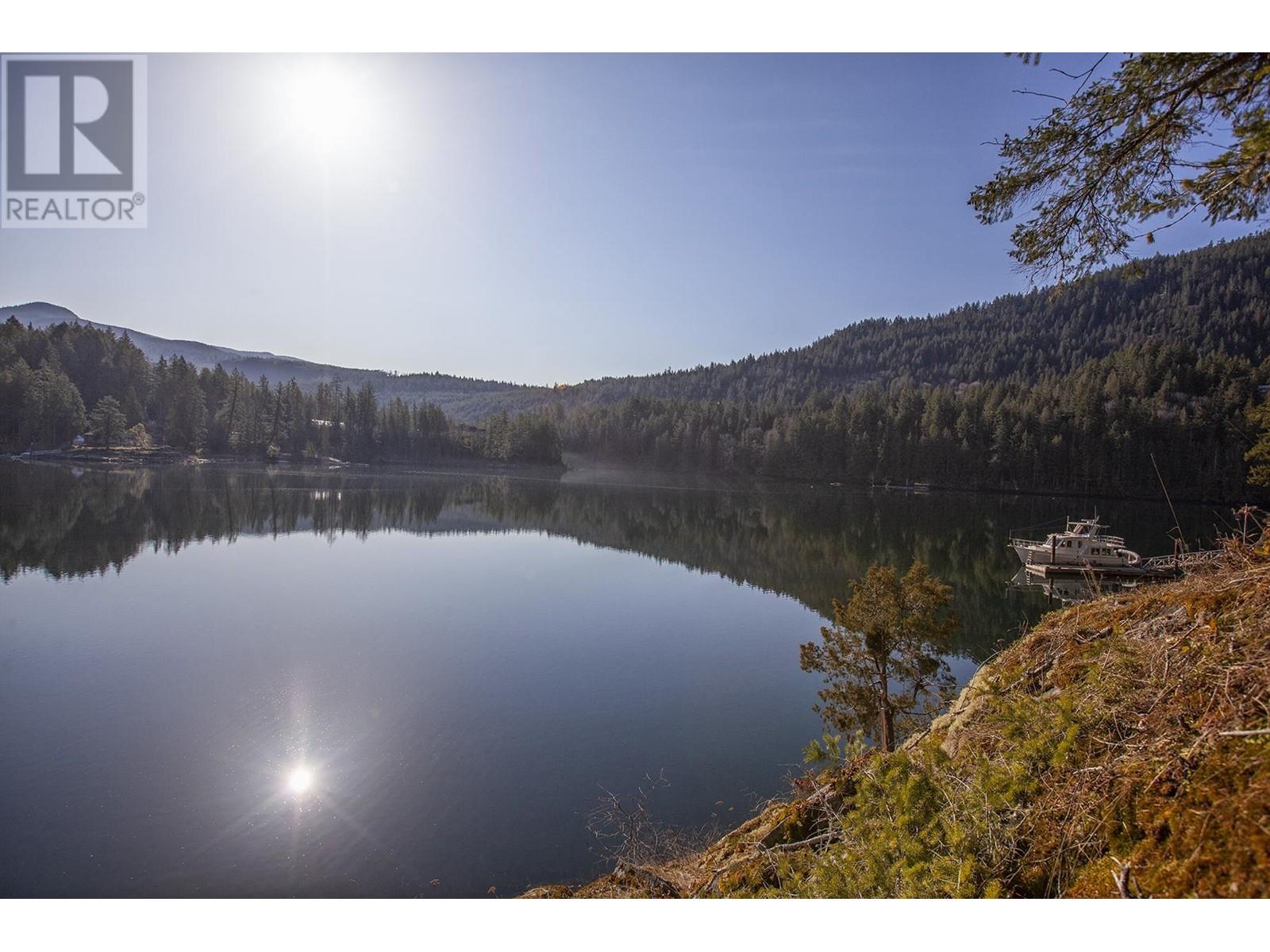 13104 Oyster Bay Road, Garden Bay, British Columbia  V0N 1S1 - Photo 3 - R2760030