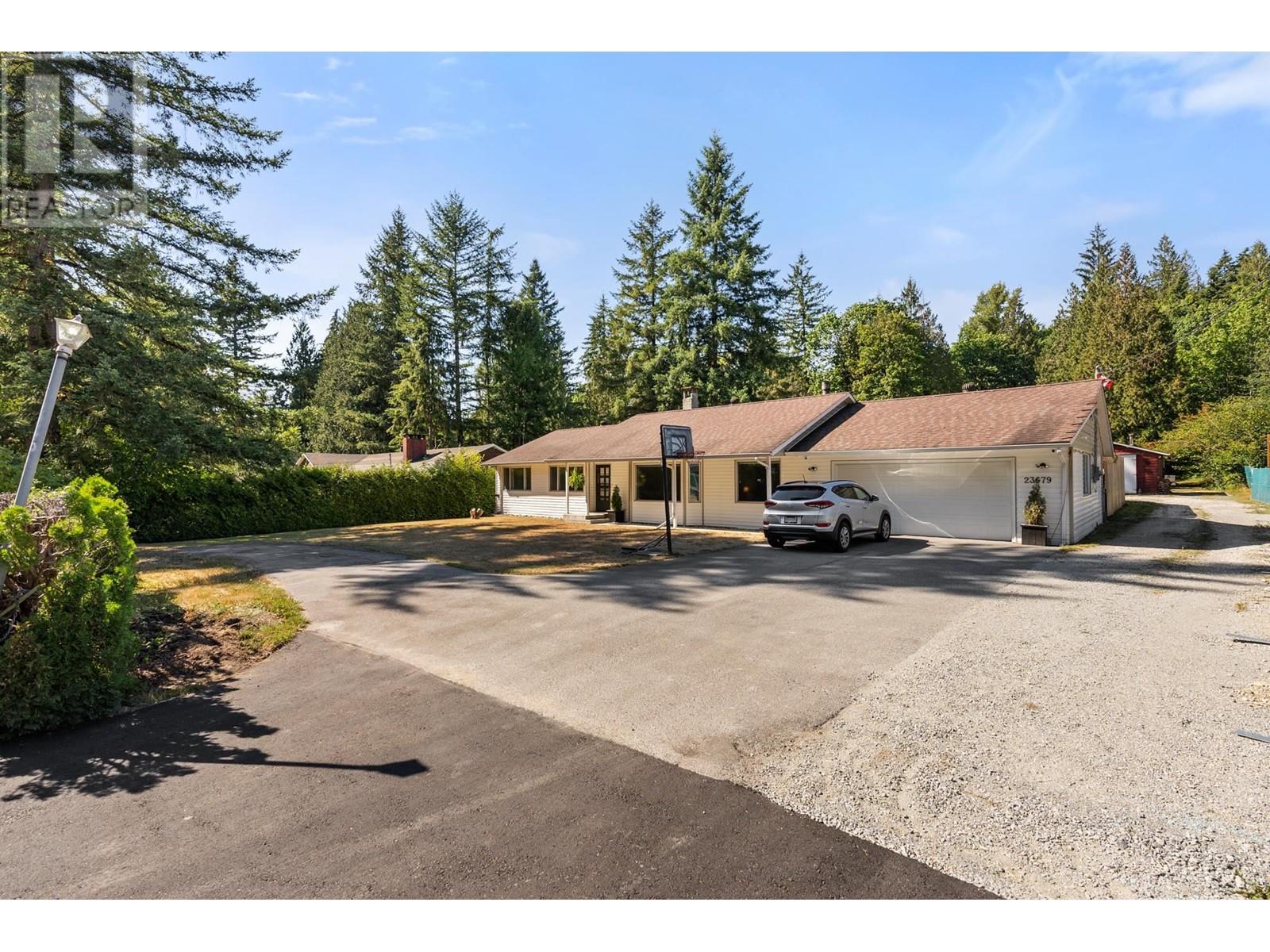 23679 Fern Crescent, Maple Ridge, British Columbia  V4R 2S9 - Photo 3 - R2815992