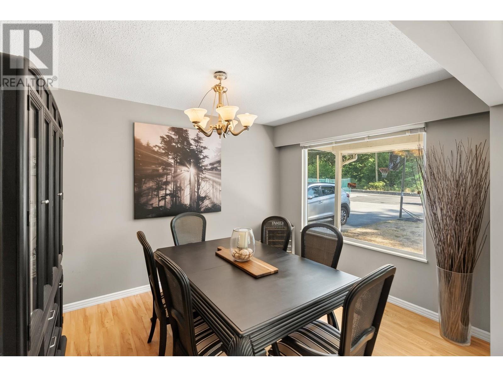 23679 Fern Crescent, Maple Ridge, British Columbia  V4R 2S9 - Photo 11 - R2815992