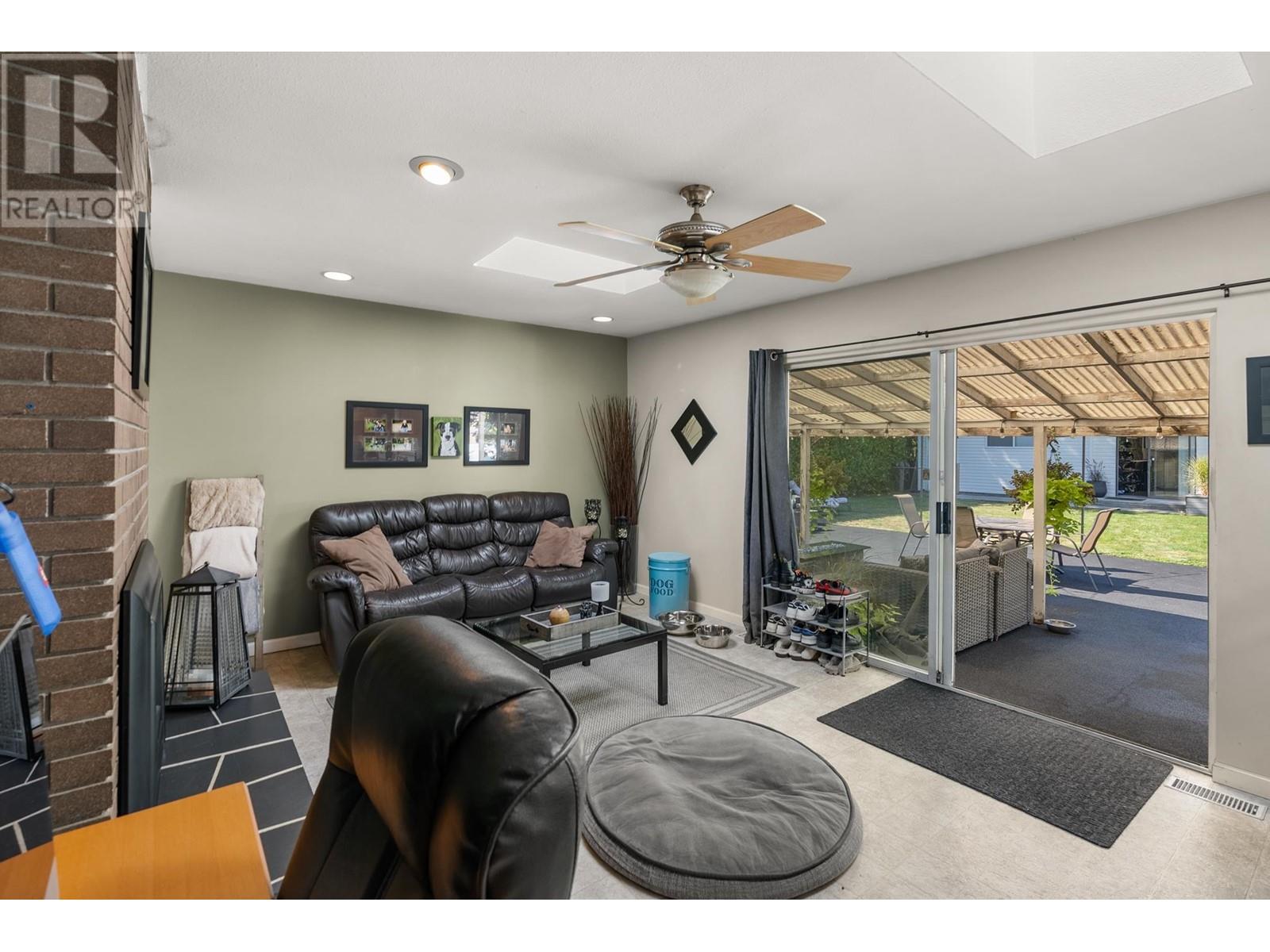 23679 Fern Crescent, Maple Ridge, British Columbia  V4R 2S9 - Photo 10 - R2815992