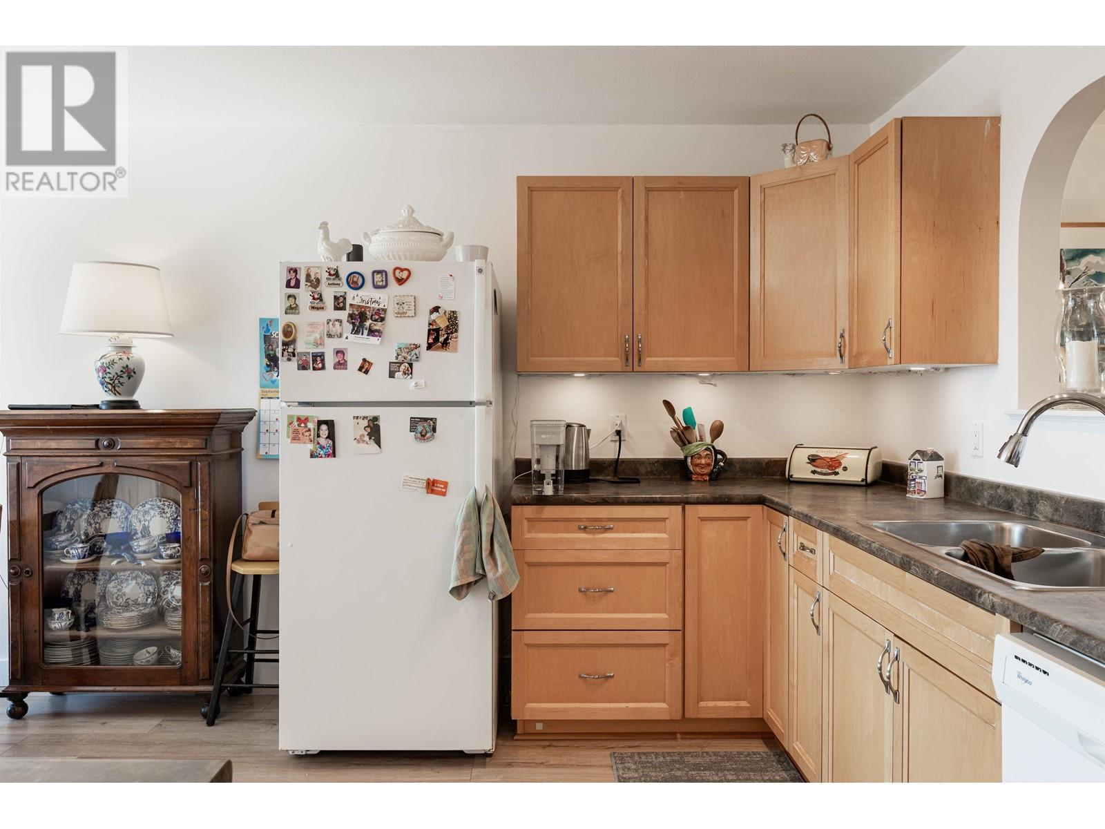 5688 Louise Way, Sechelt, British Columbia  V7Z 0N5 - Photo 9 - R2817940