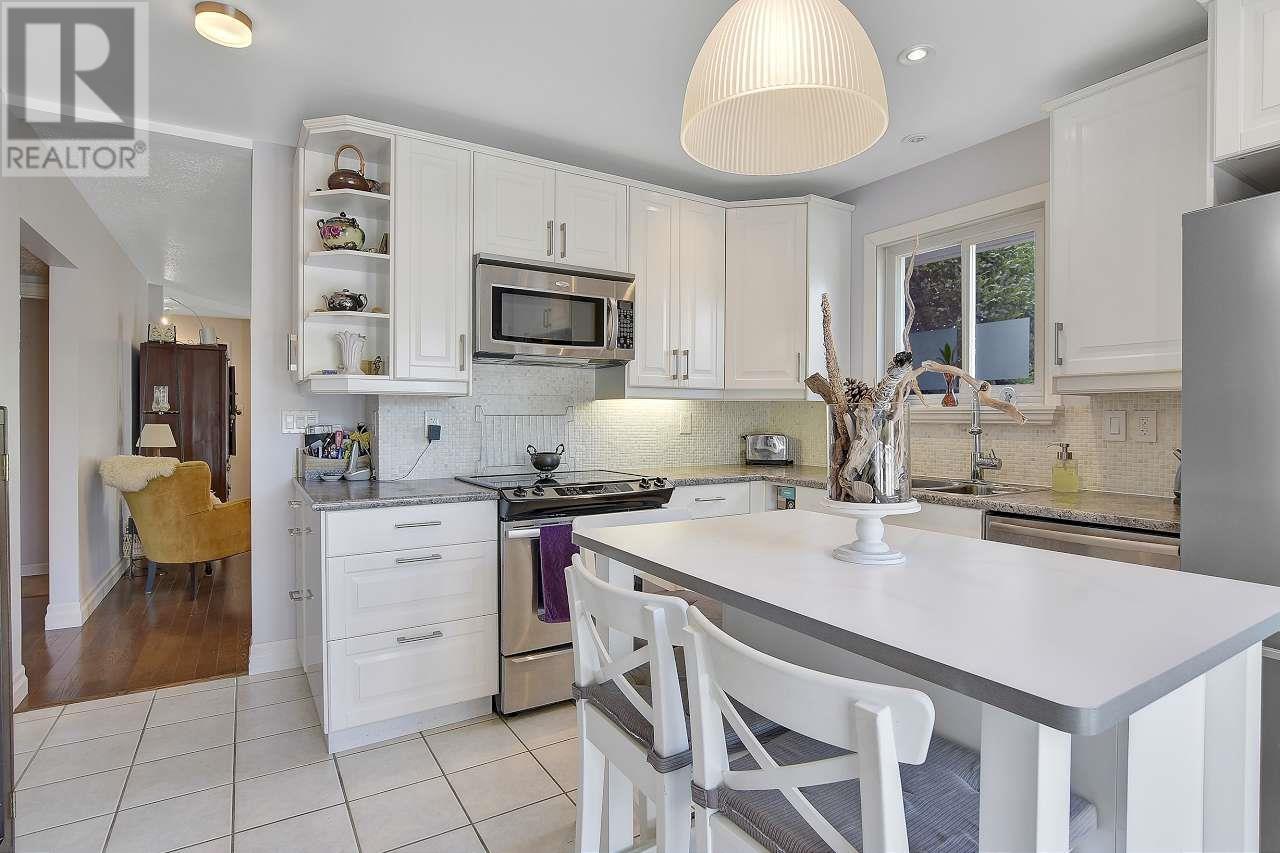 2329 Western Avenue, North Vancouver, British Columbia  V7M 2L4 - Photo 9 - R2803446