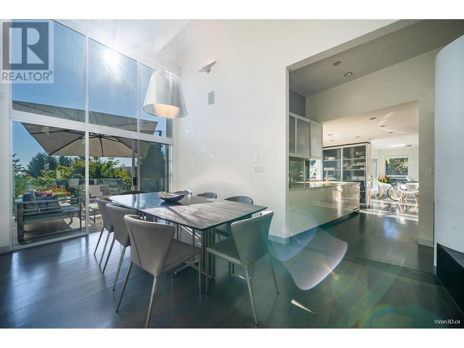 4345 Rockridge Road, West Vancouver, British Columbia  V7W 1A6 - Photo 2 - R2817272