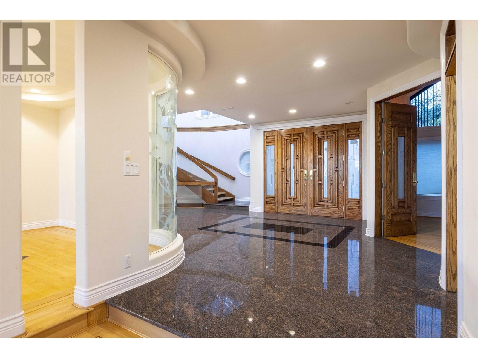 888 Sentinel Drive, West Vancouver, British Columbia  V7T 1T2 - Photo 8 - R2818233