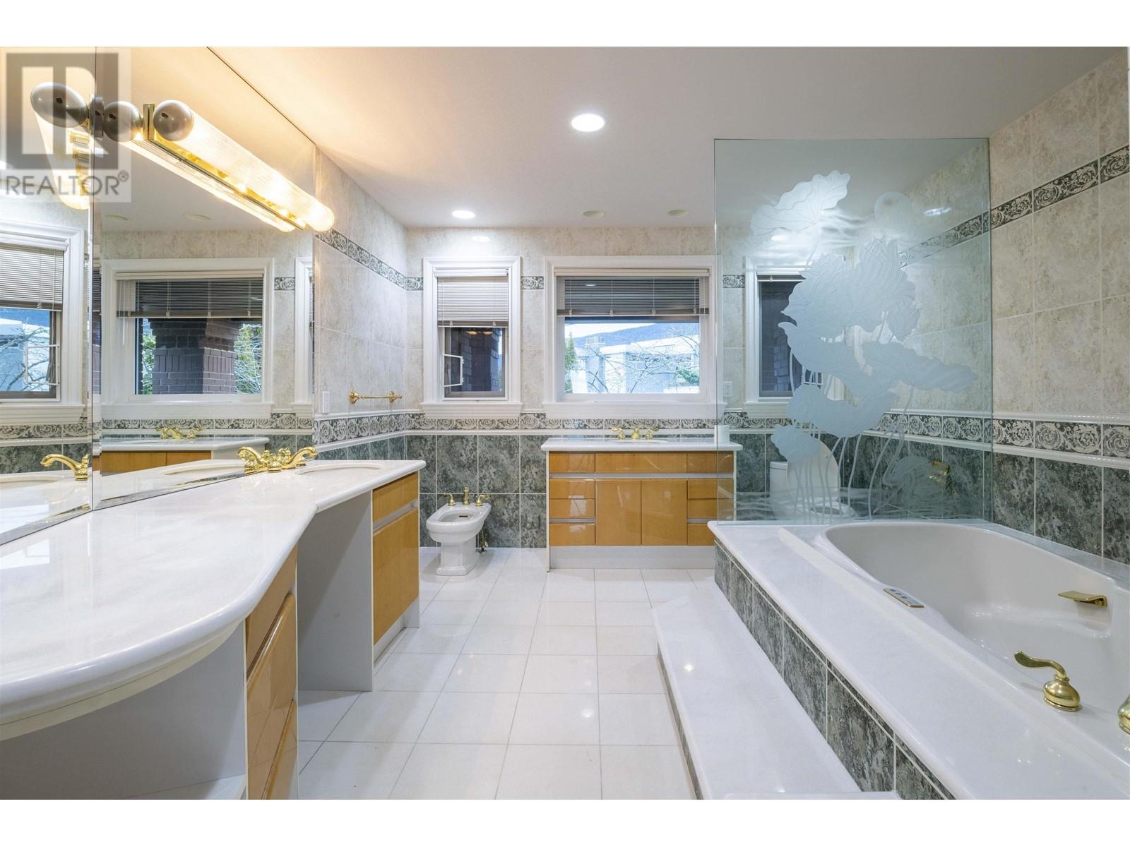 888 Sentinel Drive, West Vancouver, British Columbia  V7T 1T2 - Photo 30 - R2818233