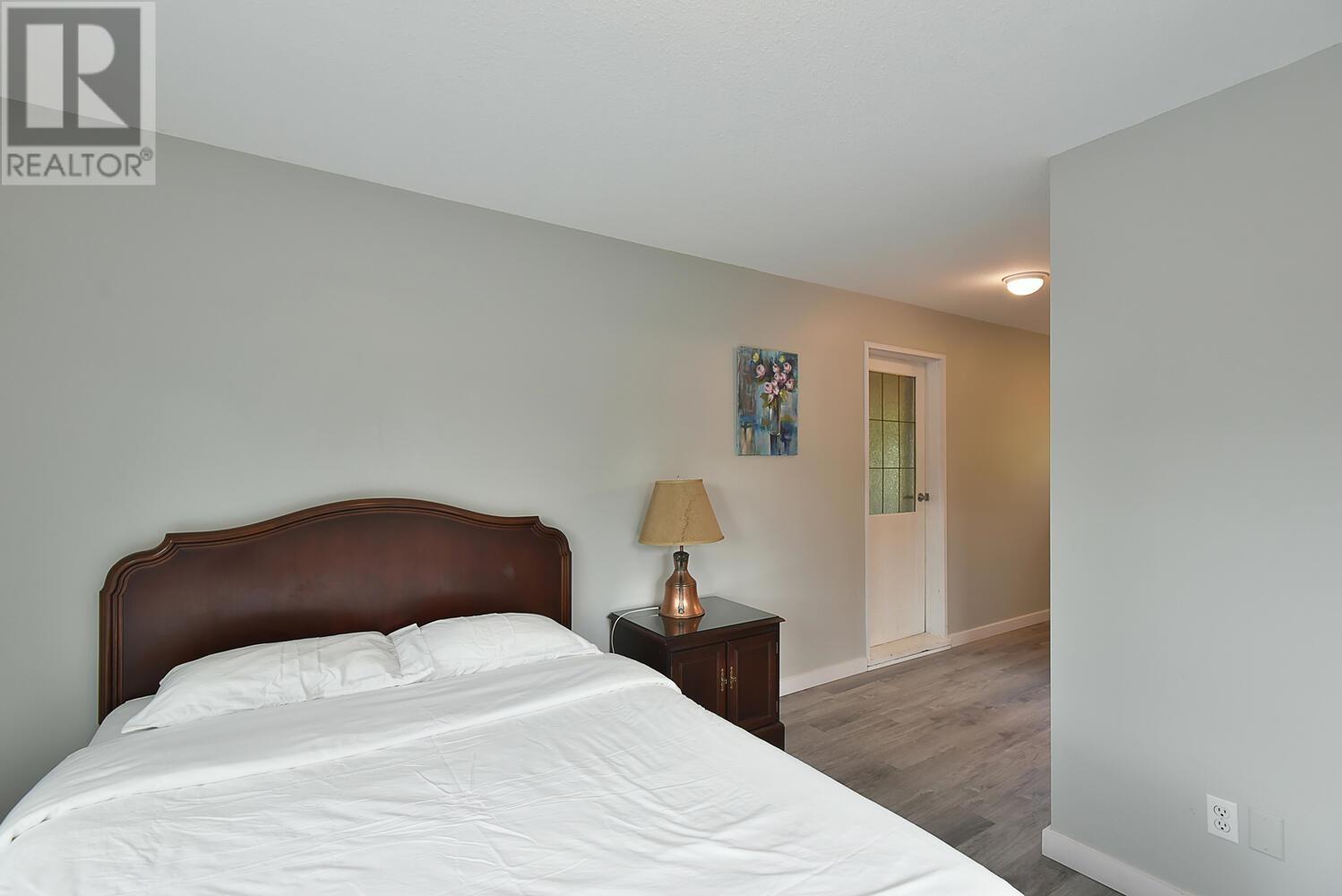 6488 Norvan Road, Sechelt, British Columbia  V7Z 0S6 - Photo 19 - R2818391