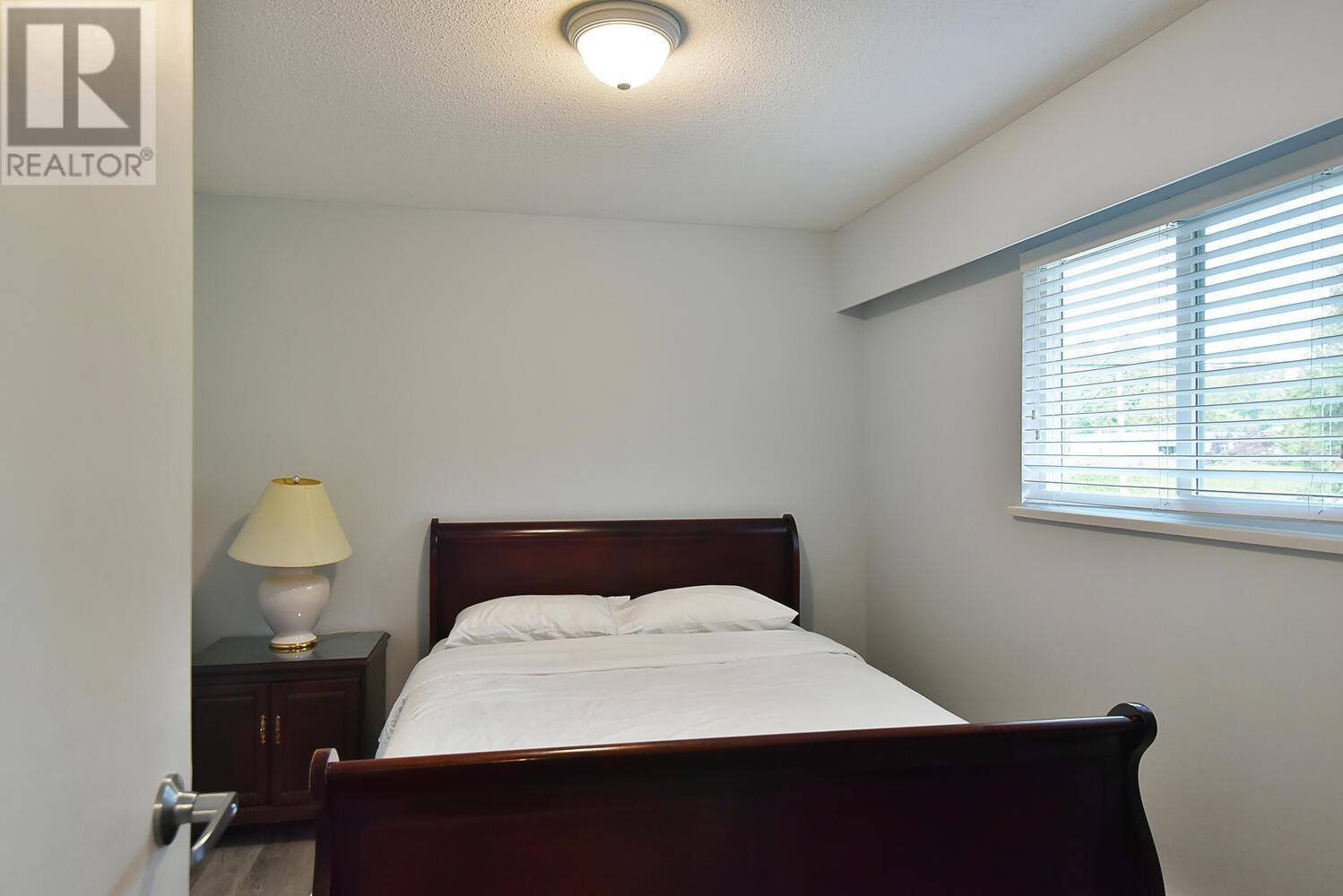 6488 Norvan Road, Sechelt, British Columbia  V7Z 0S6 - Photo 14 - R2818391