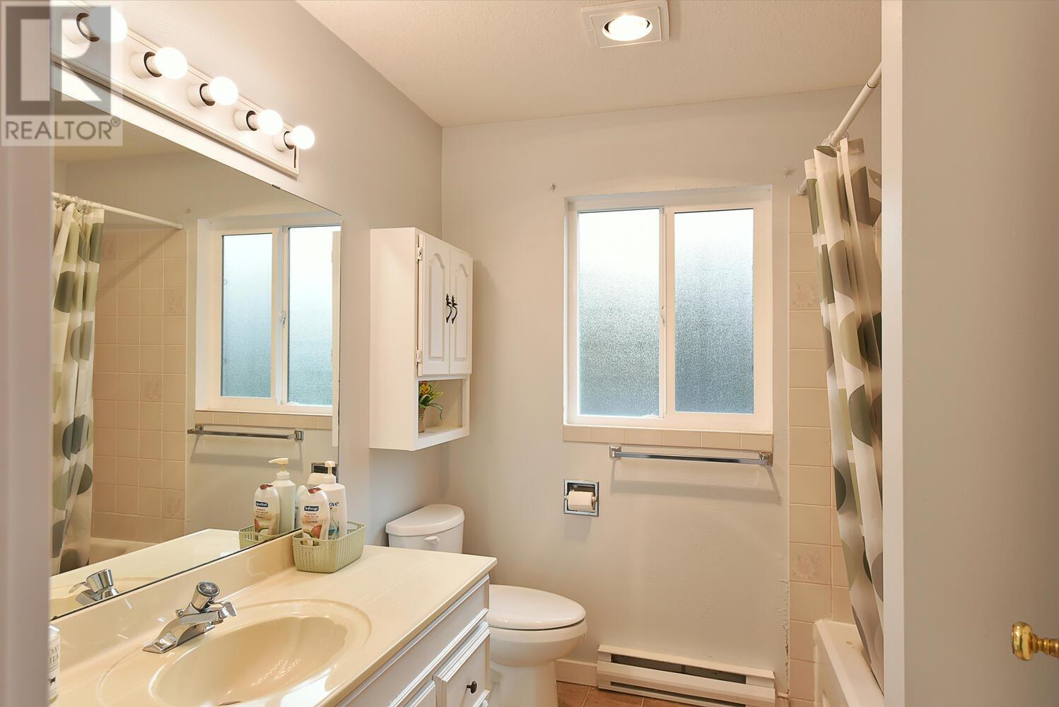 6488 Norvan Road, Sechelt, British Columbia  V7Z 0S6 - Photo 17 - R2818391