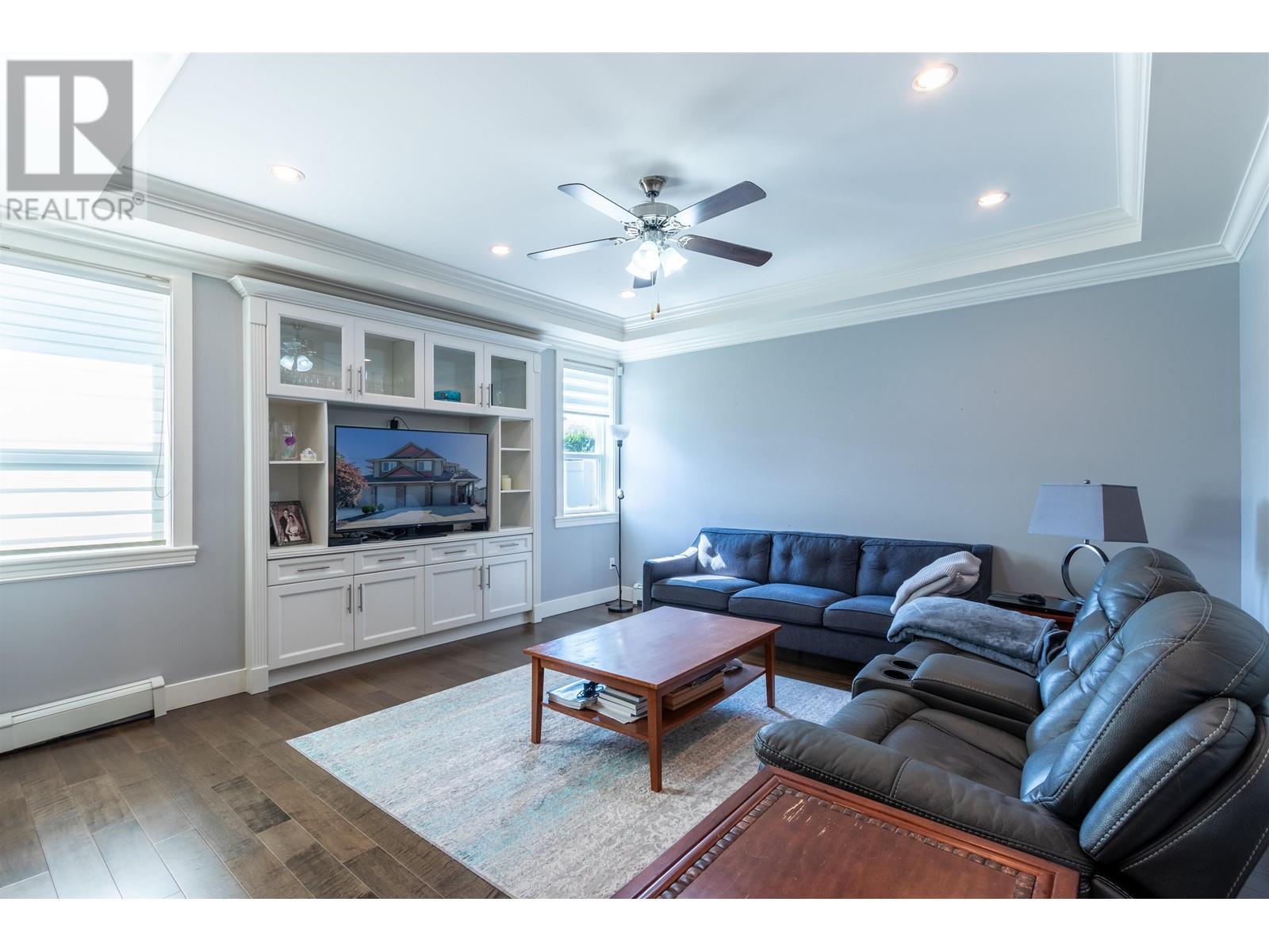 18976 Advent Road, Pitt Meadows, British Columbia  V3Y 2G4 - Photo 3 - R2818616