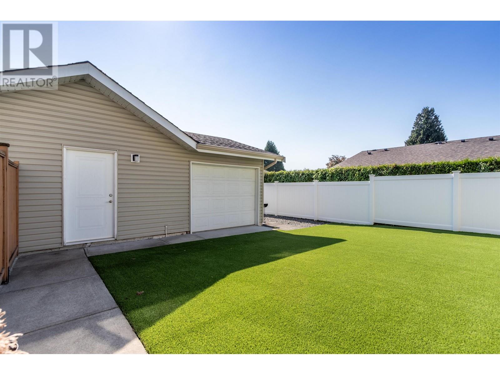 18976 Advent Road, Pitt Meadows, British Columbia  V3Y 2G4 - Photo 24 - R2818616