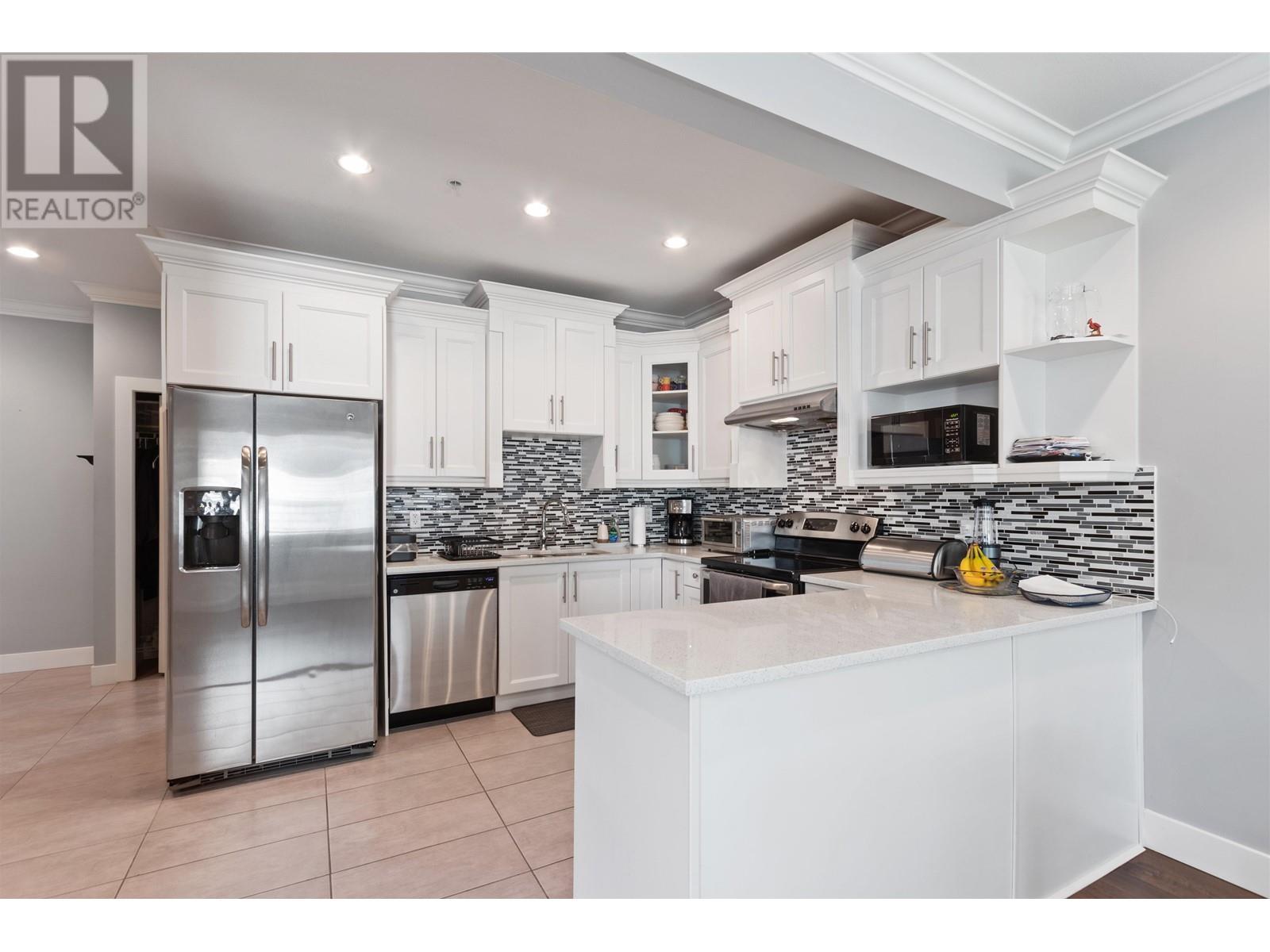 18976 Advent Road, Pitt Meadows, British Columbia  V3Y 2G4 - Photo 5 - R2818616