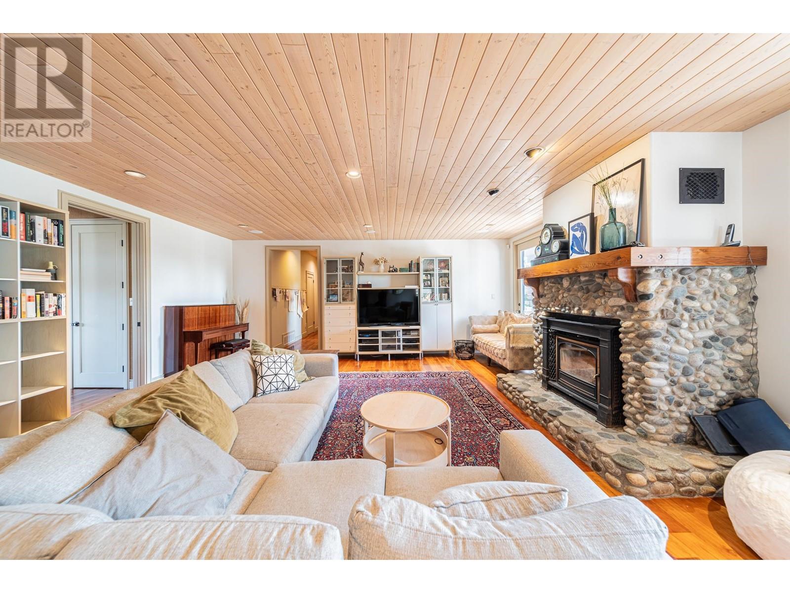 11520 Blundell Road, Richmond, British Columbia  V6Y 1L3 - Photo 11 - R2810965