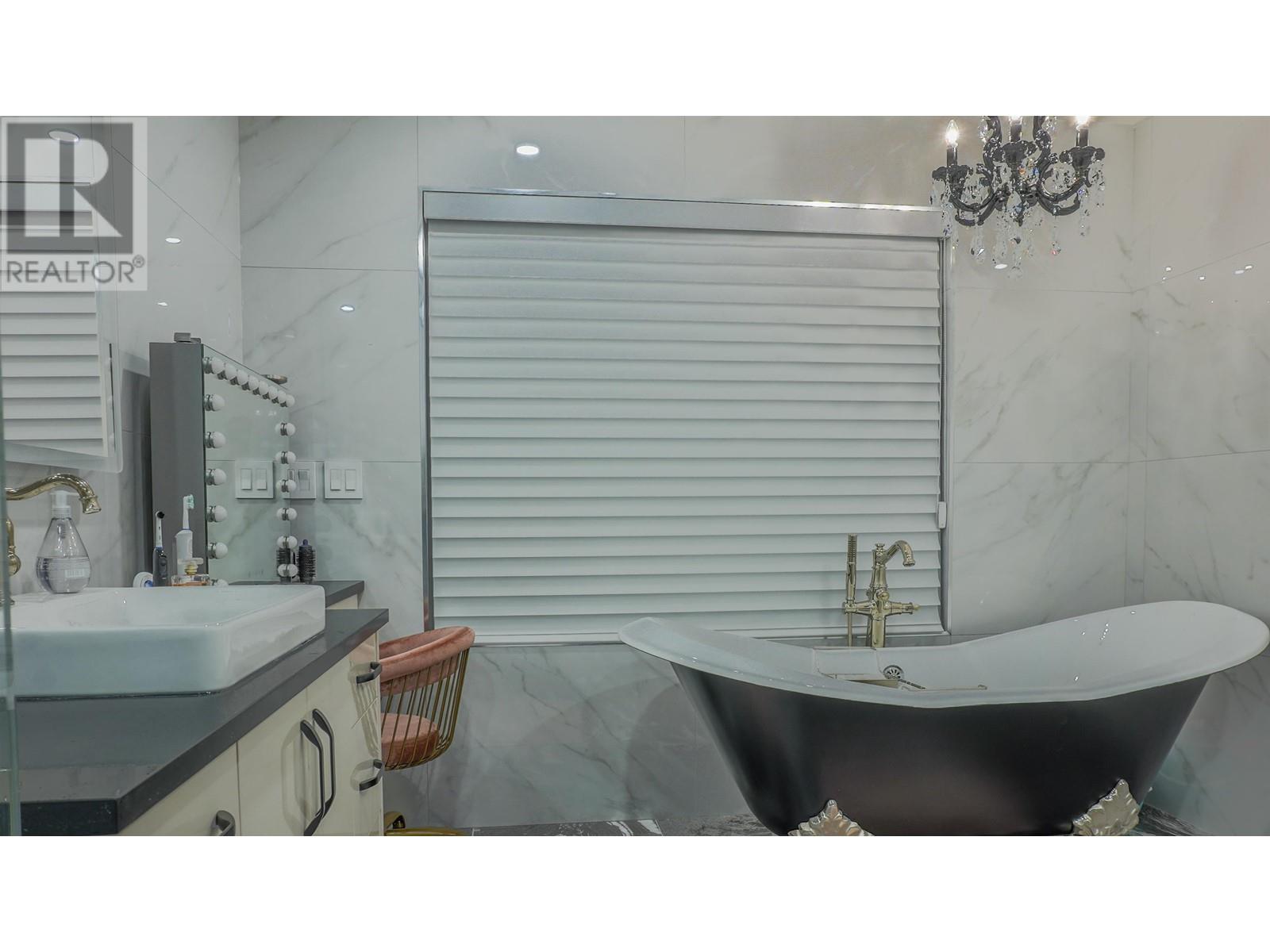 23693 131a Avenue, Maple Ridge, British Columbia  V4R 0J1 - Photo 19 - R2816962